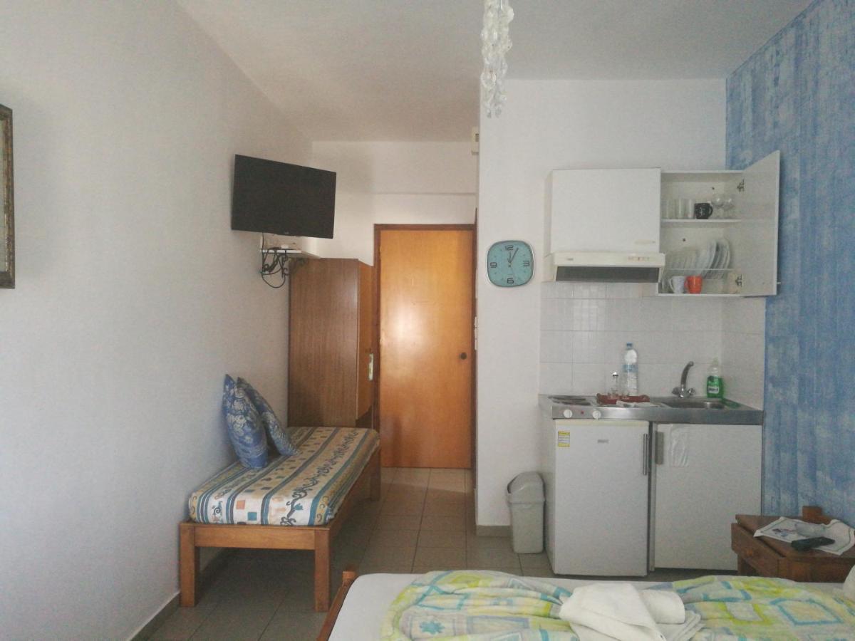 Adamas Rooms Palaiochora Exterior foto